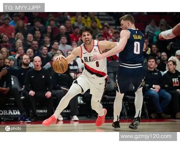 掘金与开拓者激战正酣精彩直播尽在眼前不容错过